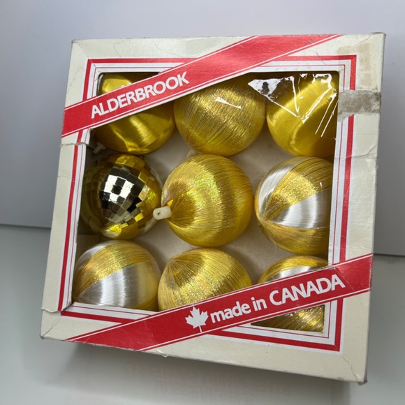 Vintage Alderbrook GOLD Satin Sheen Ball 9 Unbreakable Christmas Tree Ornaments - Picture 5 of 9